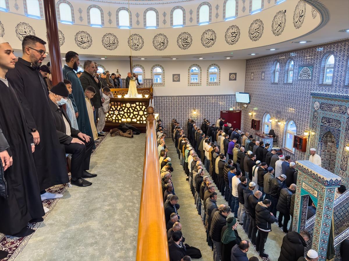 İslam Dünyası Ramazan Bayramı'nı kutluyor