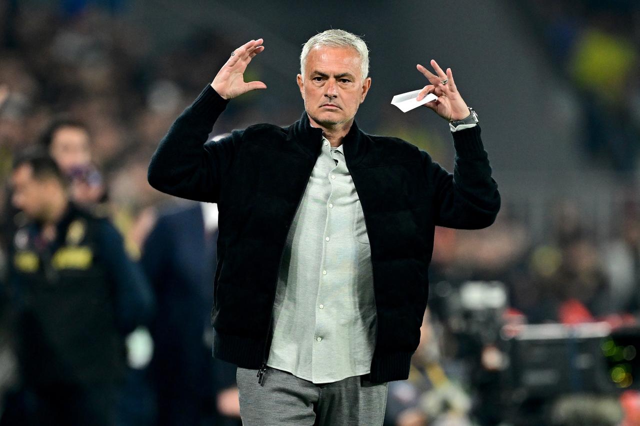 Nisan'da havlu atan Mourinho