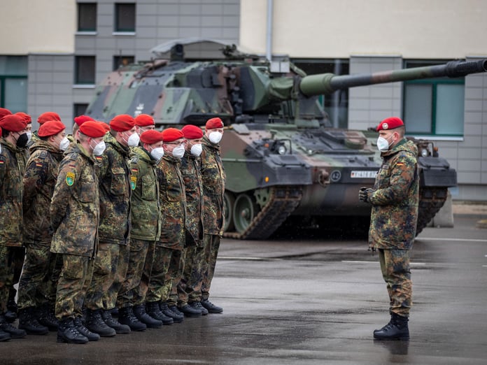 Alman ordusu Trump'ın tehditlerine karşı zor durumda