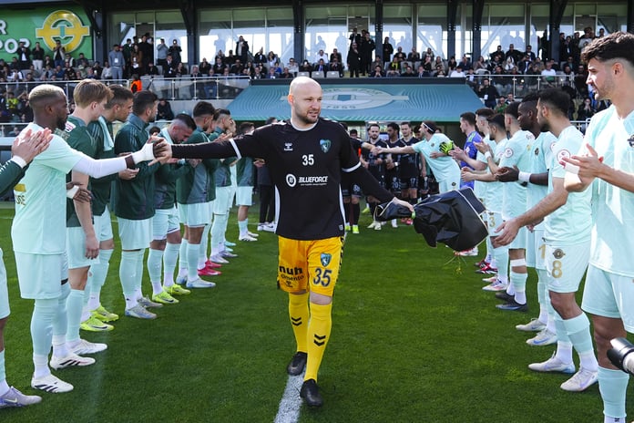 Şampiyona çiçekli karşılama