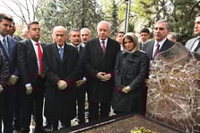 MHP’lilerden Bahçeli’ye yoğun ilgi! Türkeş’in mezarı başında buluştular!