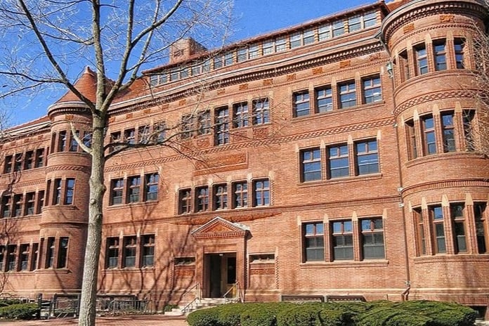 Trump Harvard Üniversitesi'nin 2.2 milyar dolarlık fonunu kesti