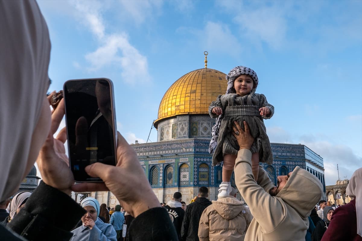 İslam Dünyası Ramazan Bayramı'nı kutluyor