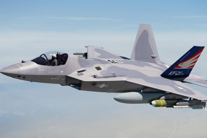 Güney Kore'nin KF-21 savaş uçağı seri üretime girmeye çok yakın