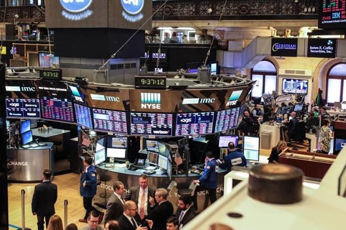 Trump'ın gümrük vergileri ters tepti: 3 trilyon dolar buhar oldu