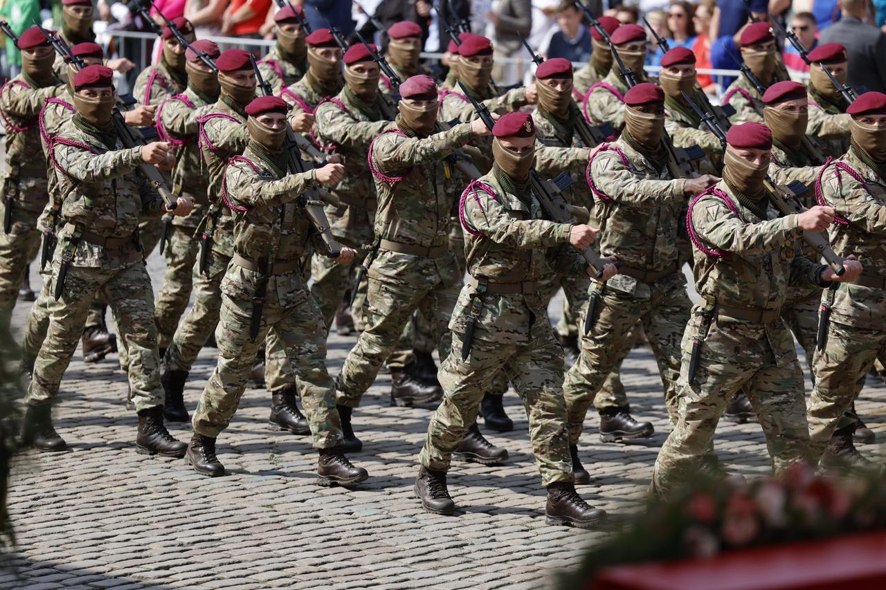 Belçika NATO savunma hedefine ulaşmakta zorlanıyor