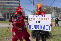 Trump karşıtı binlerce kişi sokağa çıktı