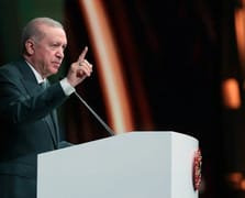 Arab News: Türkiye bölgesel dengeleri yeniden şekillendiriyor!