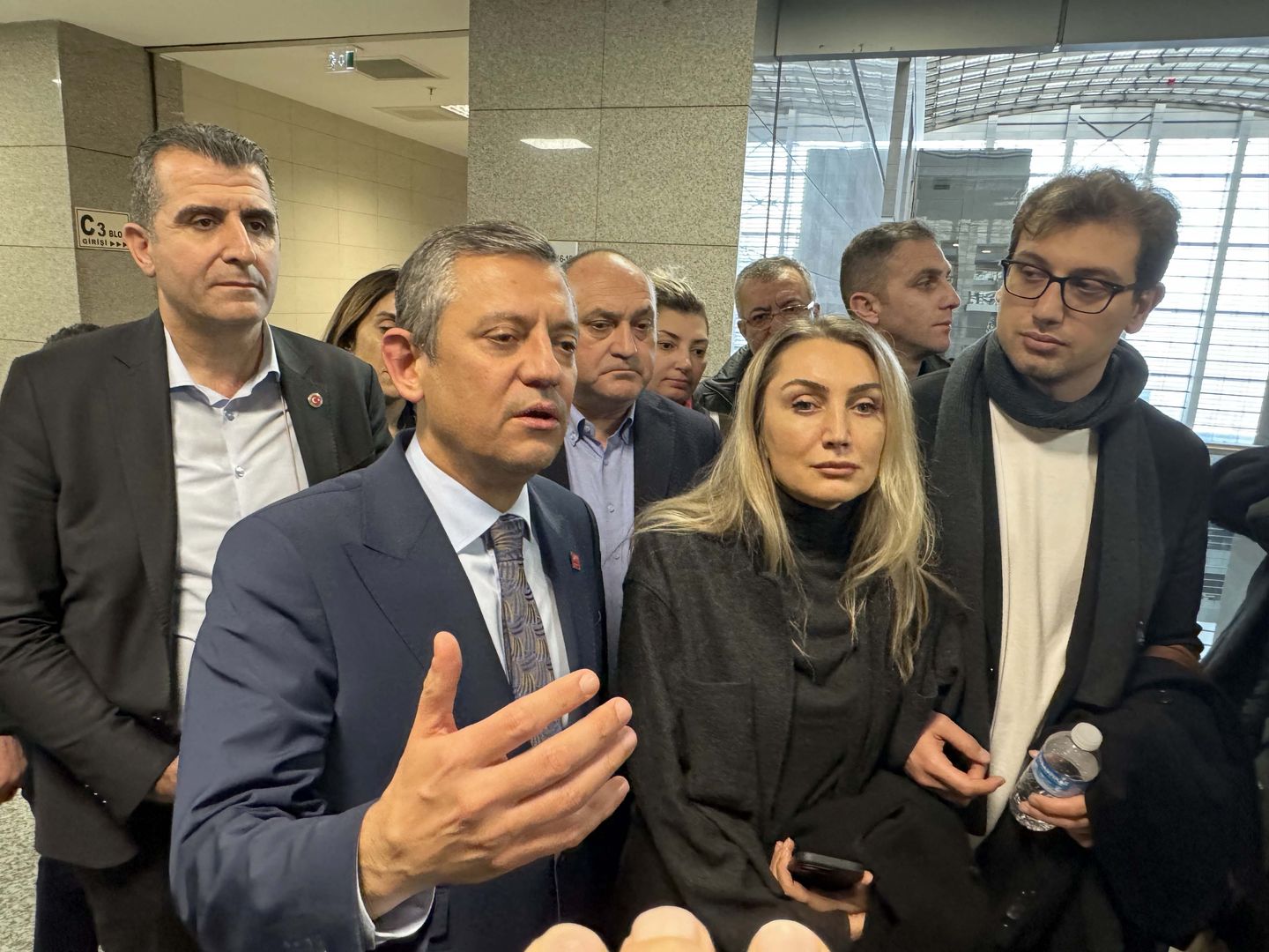 Özgür Özel, tutuklama kararı sonrası ilk kez konuştu