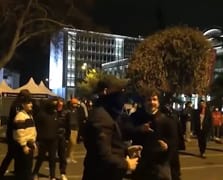 Polisten eylemciye: Devlet sana her zaman bakar