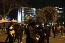 Polisten eylemciye: Devlet sana her zaman bakar