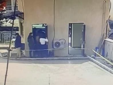 GBT sorgusu yapan polis ve bekçiye saldırdı