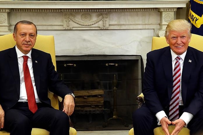 Trump'tan Türkiye'ye Suriye övgüsü 