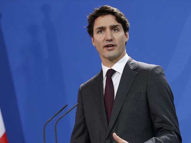 ABD gümrük vergilerini hayata geçirdi: Kanada rest çekti