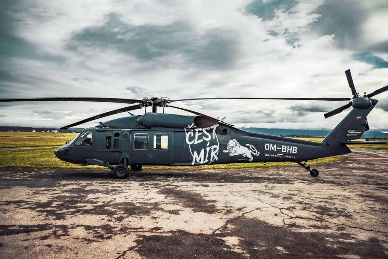 Çek bağışçılar Ukrayna için Black Hawk helikopteri satın aldı