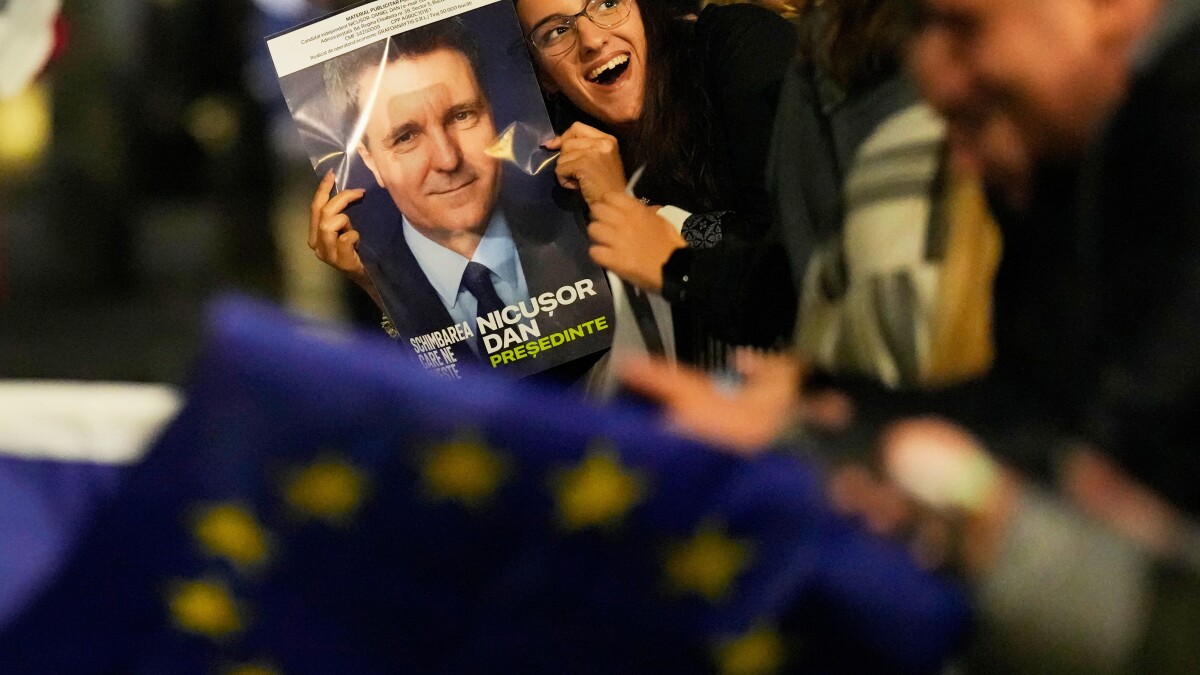 Centrist Nicusor Dan wins presidential election