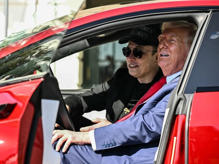 Trump'ın yüzde 25'lik vergi yorumu: İnsanlar Amerikan otomobili alacak