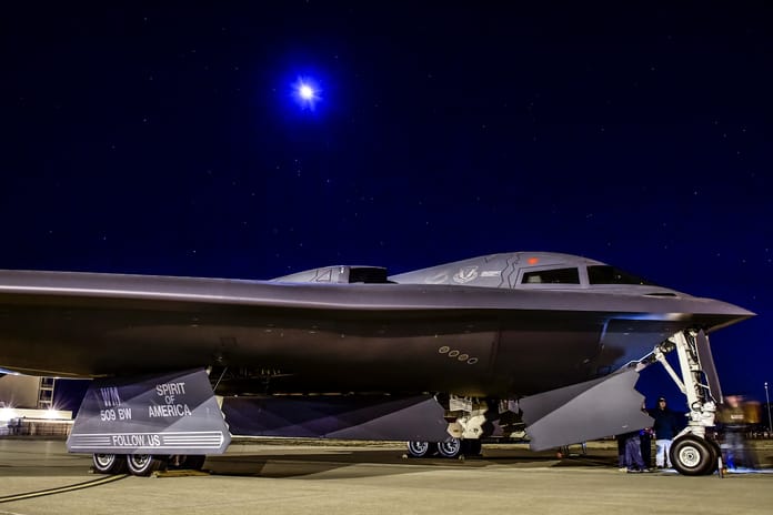 ABD B-2 bombardıman uçaklarını Hint Okyanusu'nda konuşlandırıyor