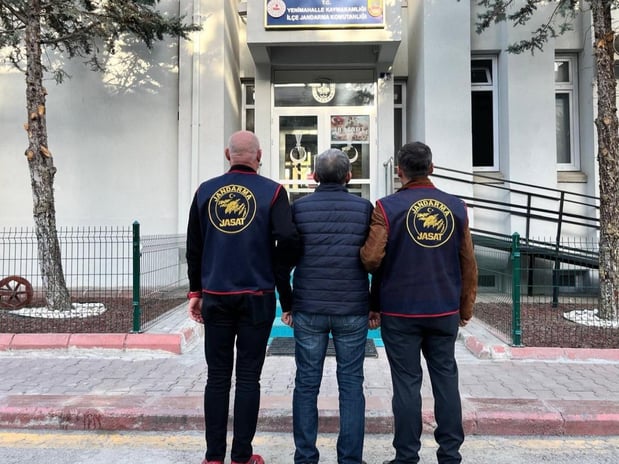 MİT tırları davasında aranan FETÖ eski emniyet müdürü yakalandı