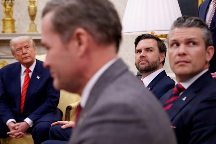 Beyaz Saray'da Waltz krizi büyüyor