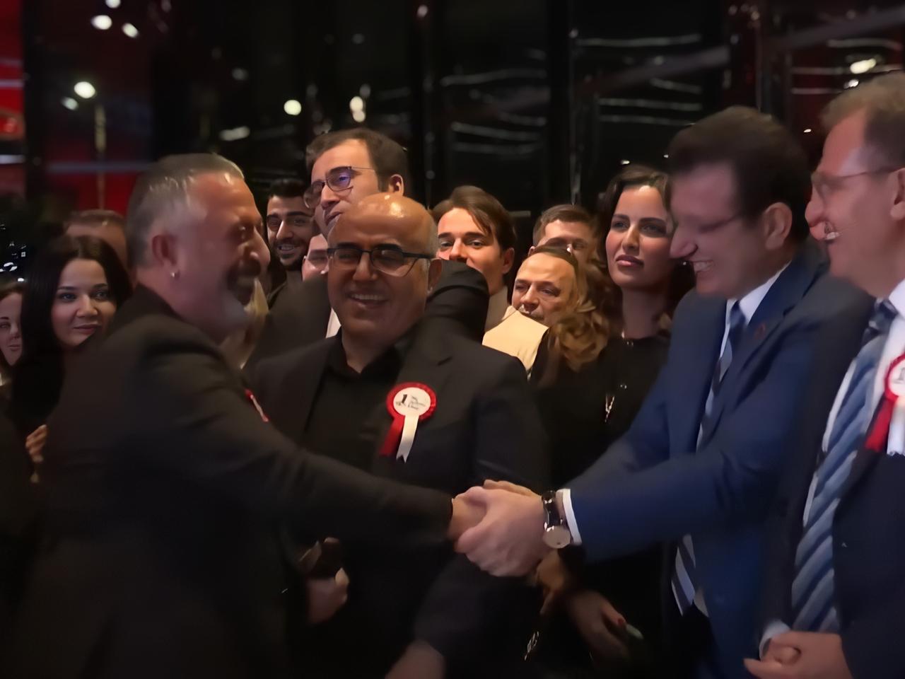 Cem Yılmaz CHP seçmenine dayanamadı