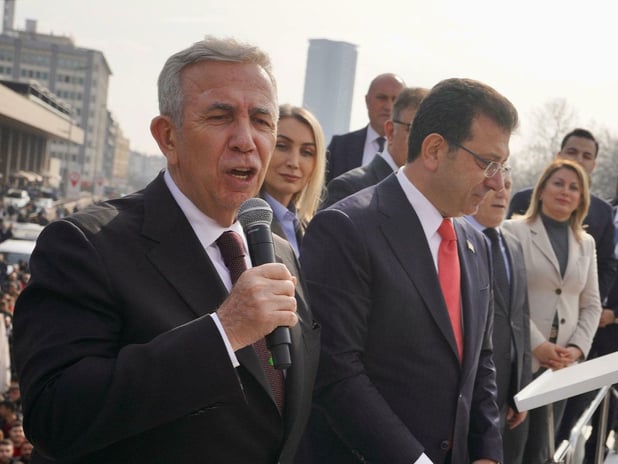 Yavaş'tan İmamoğlu'na Destek: "Adaylığımı Askıya Alıyorum"