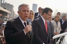 Yavaş'tan İmamoğlu'na Destek: "Adaylığımı Askıya Alıyorum"