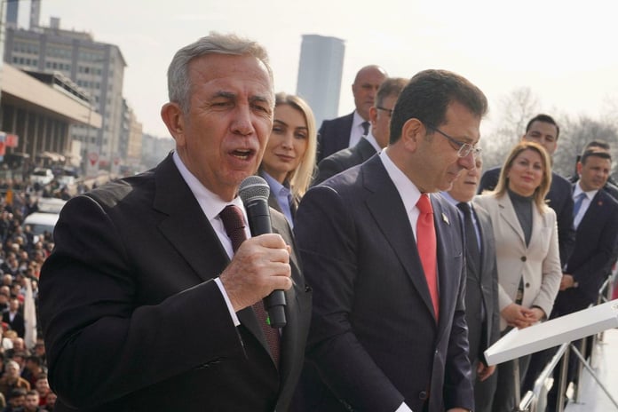 Yavaş'tan İmamoğlu'na Destek: "Adaylığımı Askıya Alıyorum"