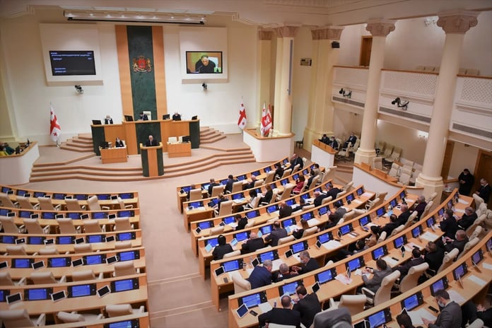 Gürcistan'da parlamentodan Yabancı Temsilciler Yasası'na onay