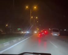 Başıboş köpeğe çarpmamak için manevra yapınca takla attı