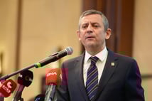 Saraçhane’deki eylemciler ile Özgür Özel arasında tartışma yaşandı