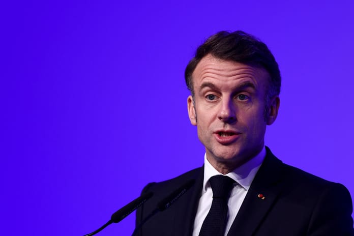 Macron, AB savunması için Fransız nükleer silahlarını kullanmaya hazır