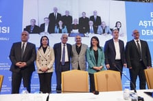 Teröristbaşının silah bırakma çağrısı dünya basınında geniş yer buldu