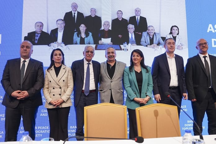 Teröristbaşının silah bırakma çağrısı dünya basınında geniş yer buldu