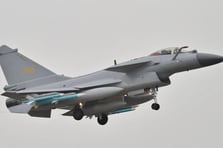 Çin'in J-10 savaş uçakları Mısır'a vardı