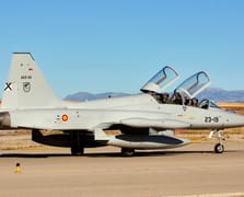 İspanya, F-5M jet eğitim uçaklarını değiştirme sürecinde.