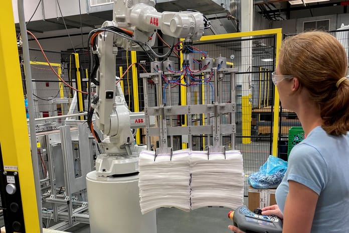 Dünya kırılma noktasında: Yapay zeka tehdit mi, fırsat mı?