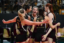 VakıfBank, şampiyonluğa bir adım daha yaklaştı