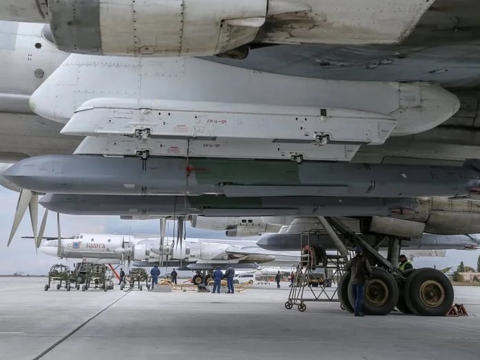 Rusya Kh-101 ve Kinzhal füzelerinin üretimini artırıyor