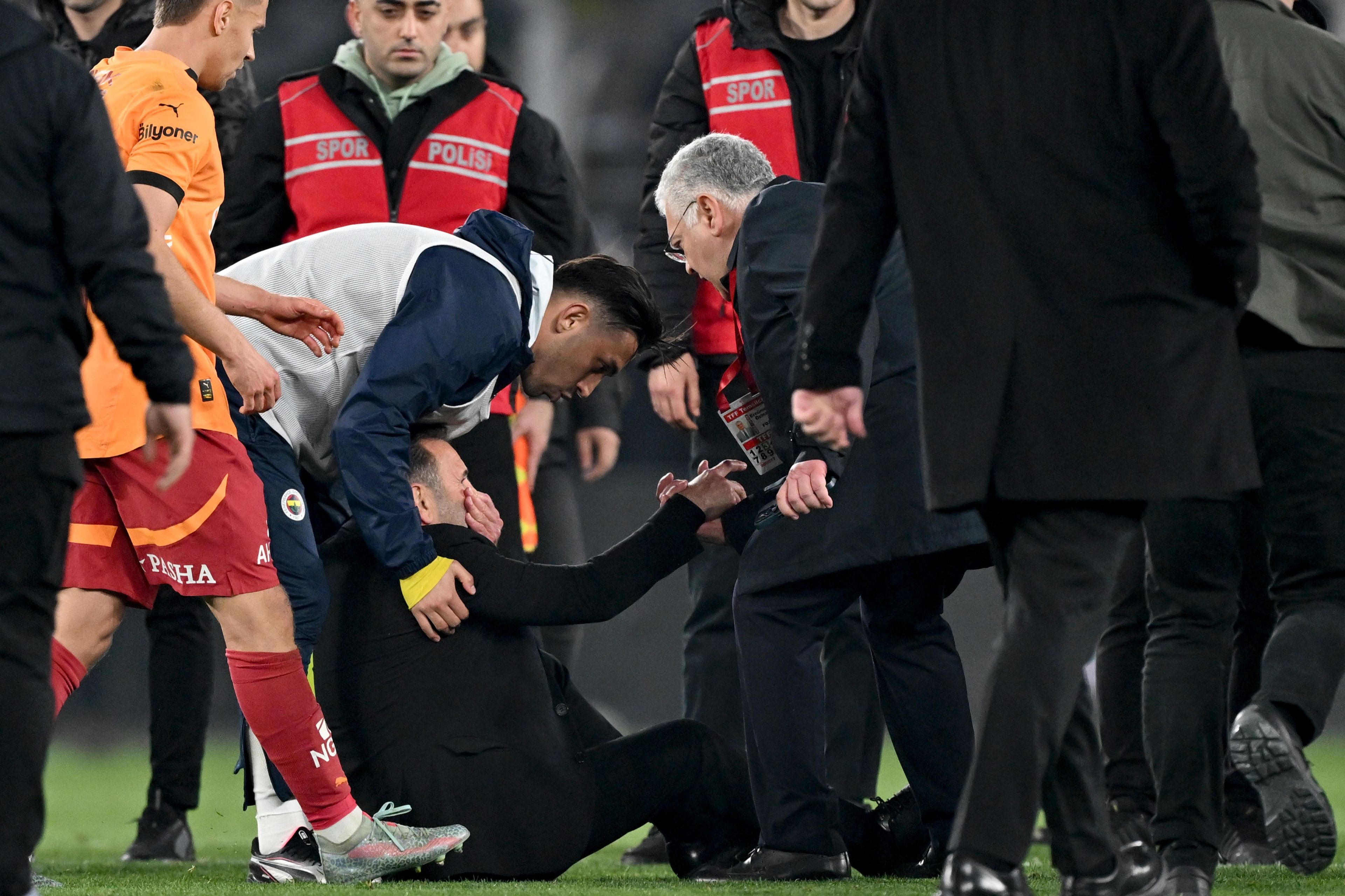 Fenerbahçe - Galatasaray derbisinin cezaları açıklandı