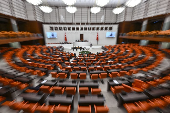 Yeni haftada mecliste hangi başlıklar gündemde olacak?