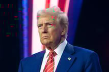 Trump'tan Tesla'ya saldıranlara uyarı