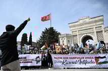 Üniversite öğrencileri Gazze'deki soykırıma tepki gösterdi