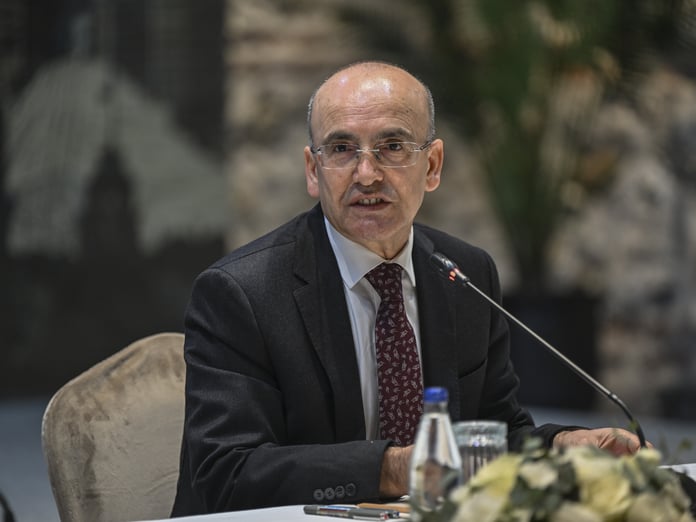 Hazine ve Maliye Bakanı Mehmet Şimşek TCMB'nin NDF hamlesine destek verdi