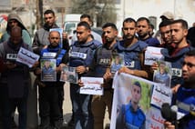 Gazzeli gazeteciler İsrail'in savaş suçlarını protesto etti