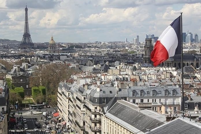 Fransa vatandaşlarına İran'ı terk etme çağrısı yaptı