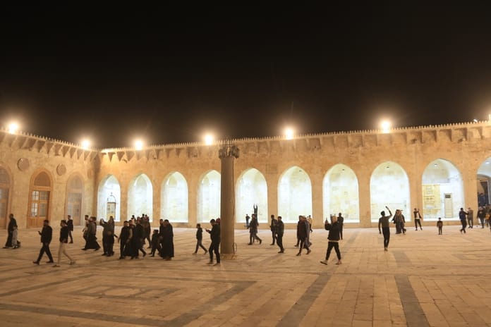 Halep'te restorasyonu tamamlanan Emevi Camisi'nde 12 yıl sonra ilk teravih namazı