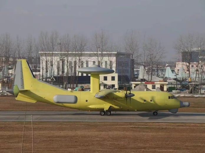 Çin'in yeni nesil KJ-700 AEW&C uçağı detaylı görüntülendi