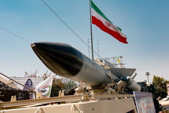 İran'dan Trump'ın bombalama tehditlerine sert yanıt