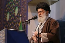 İran ABD'ye meydan okudu: Hamaney Trump'ın müzakere çağrısını reddetti